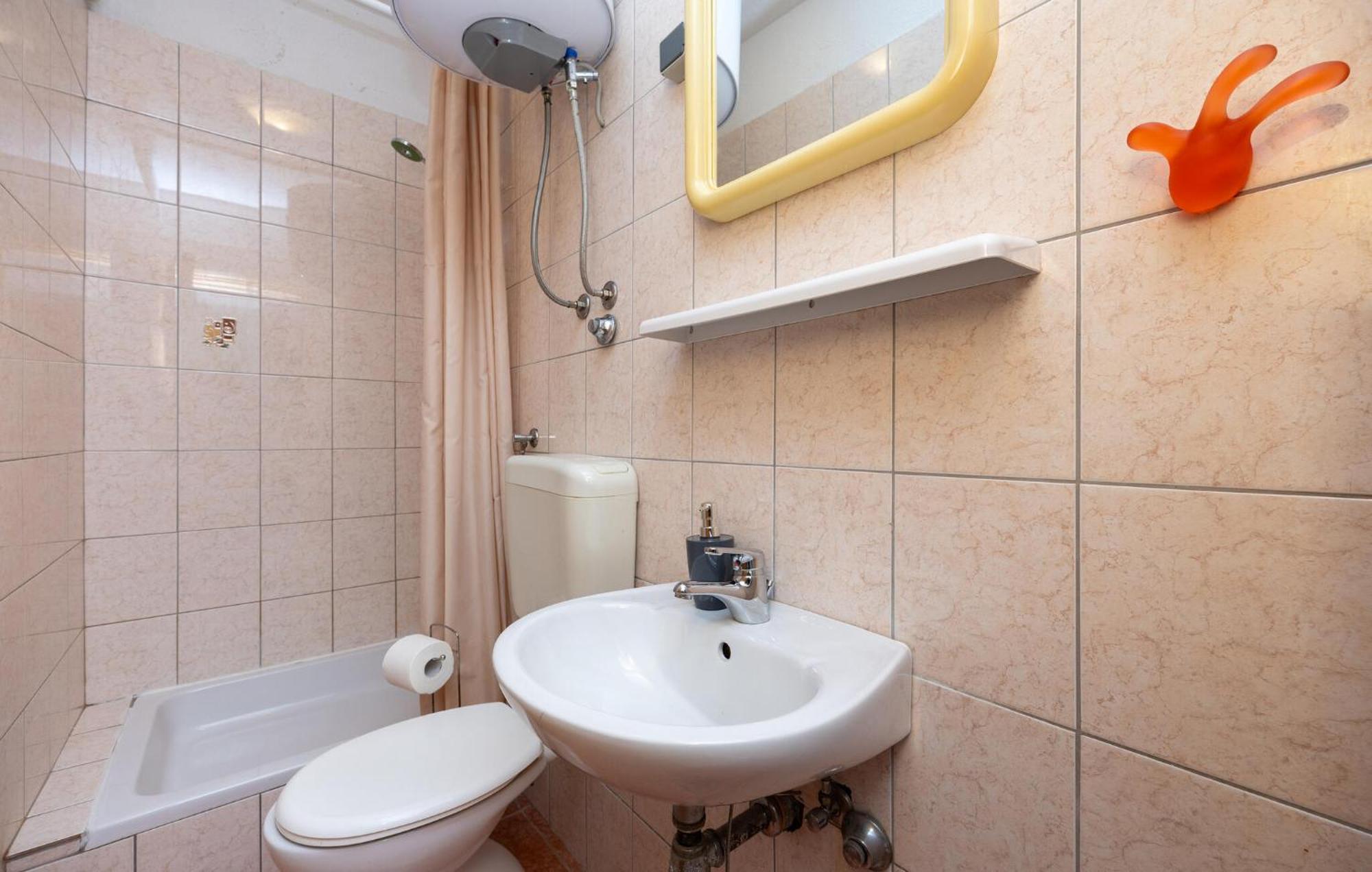 3 Bedroom Gorgeous Apartment In Traù Esterno foto